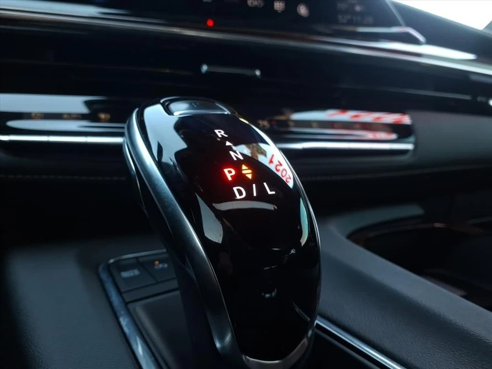 2021 Cadillac Escalade 5th Gen - Image 12 of 21