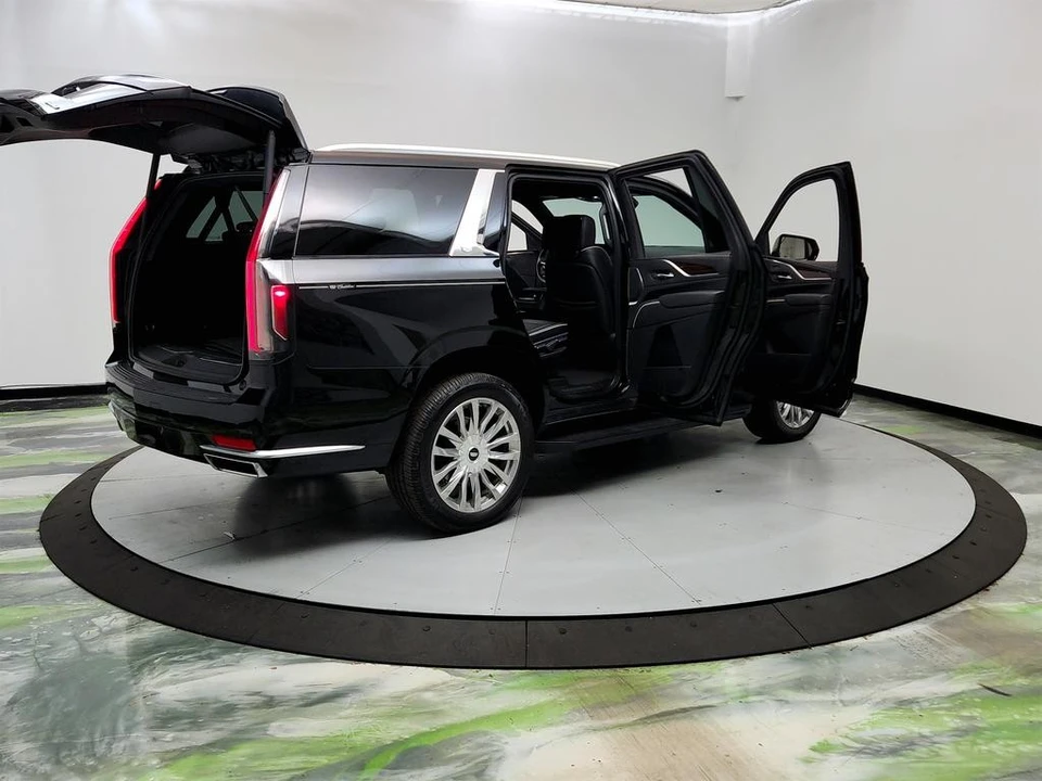 2021 Cadillac Escalade 5th Gen - Image 11 of 12