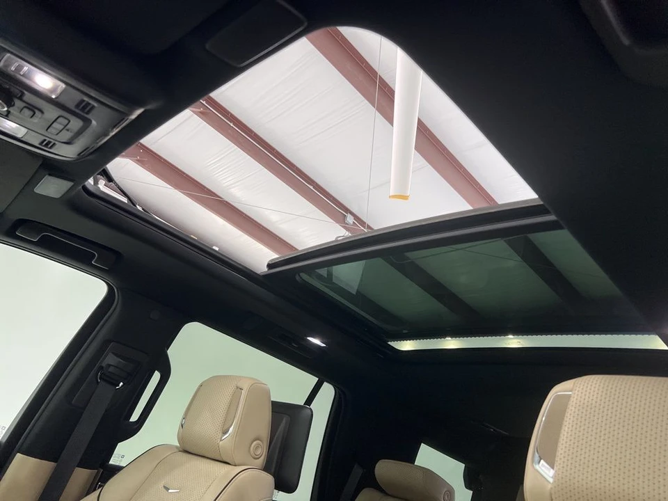 2021 Cadillac Escalade 5th Gen - Image 19 of 21