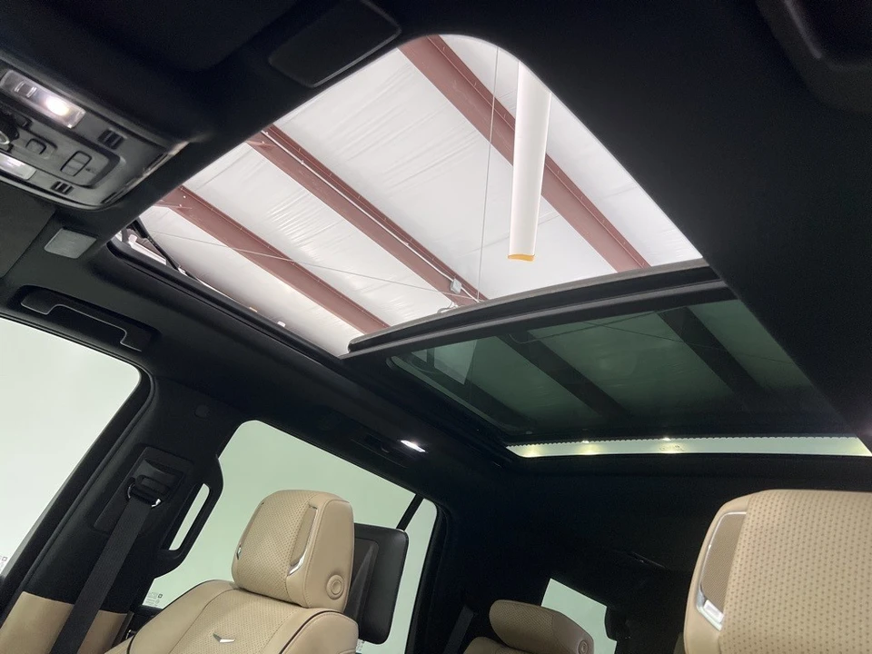 2021 Cadillac Escalade 5th Gen - Image 19 of 21