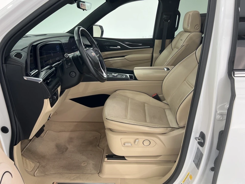 2021 Cadillac Escalade 5th Gen - Image 18 of 21