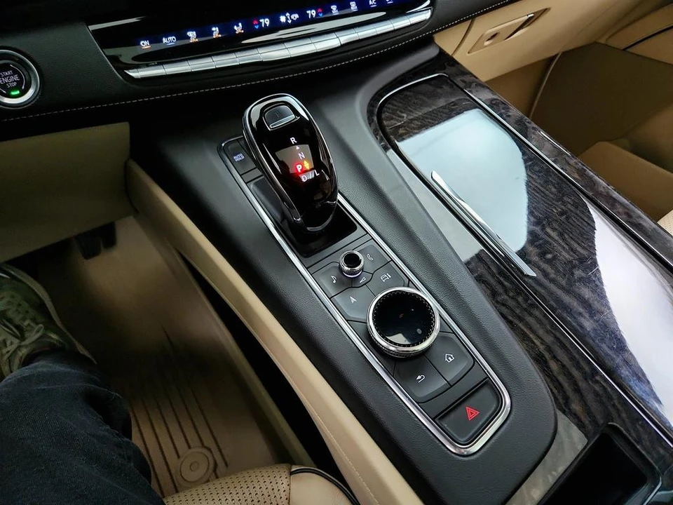2021 Cadillac Escalade 5th Gen - Image 19 of 21