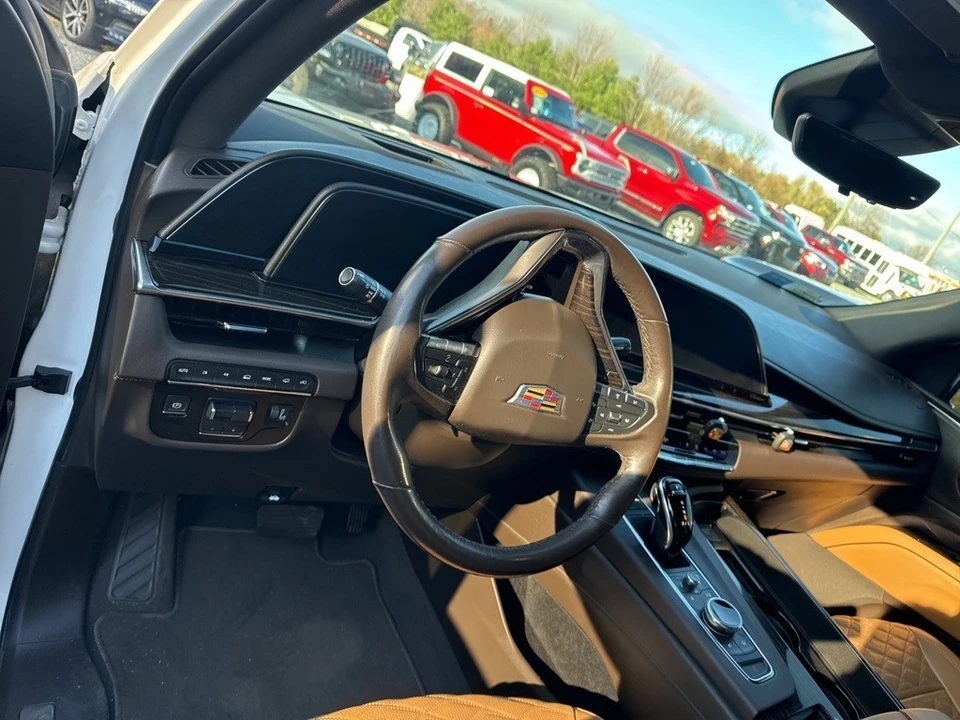 2021 Cadillac Escalade 5th Gen - Image 19 of 21