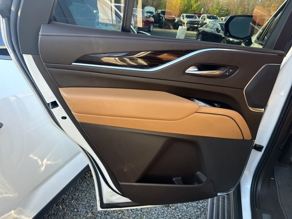 2021 Cadillac Escalade 5th Gen - Image 15 of 21