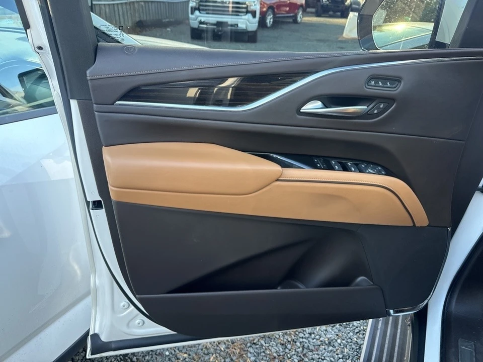 2021 Cadillac Escalade 5th Gen - Image 17 of 21