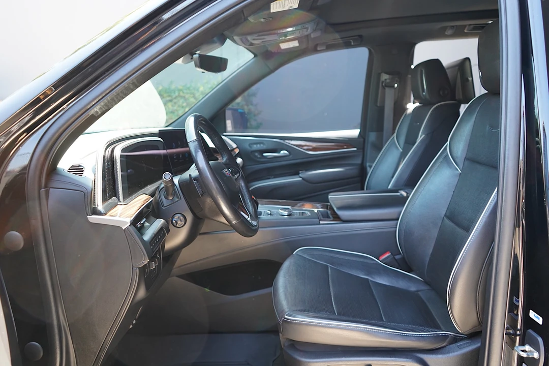 2021 Cadillac Escalade 5th Gen - Image 28 of 31