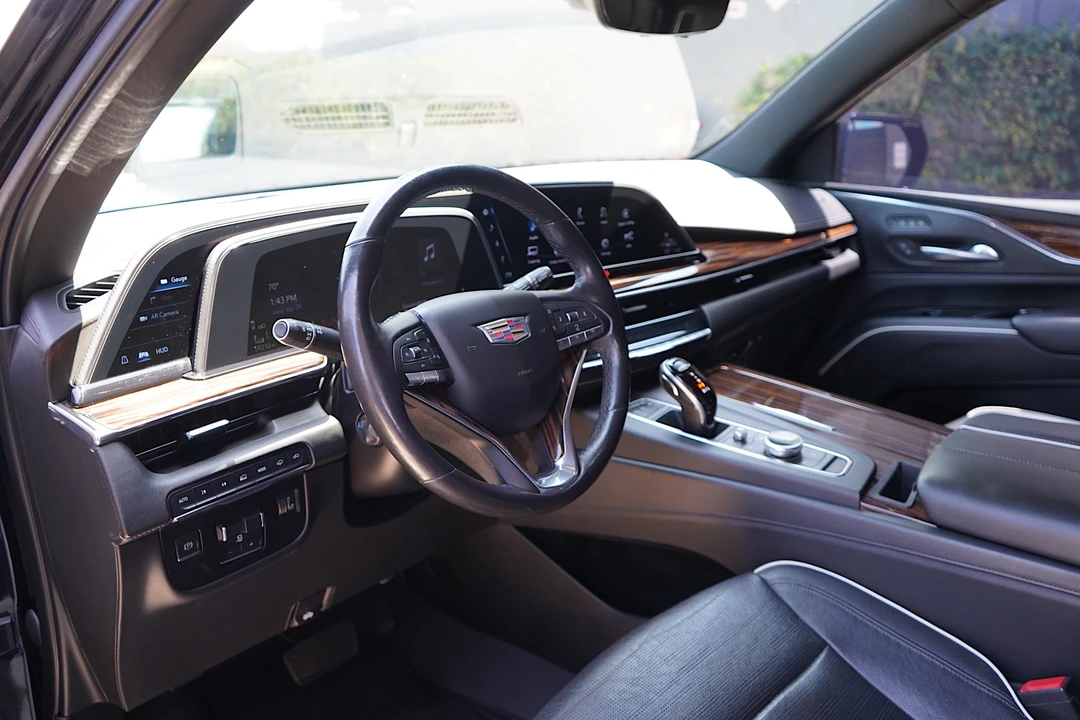 2021 Cadillac Escalade 5th Gen - Image 27 of 31