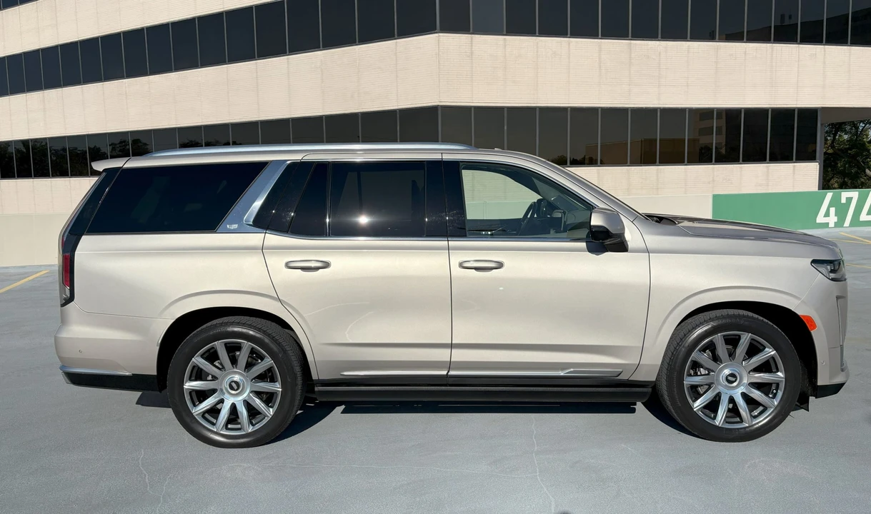 2021 Cadillac Escalade 5th Gen - Image 23 of 31