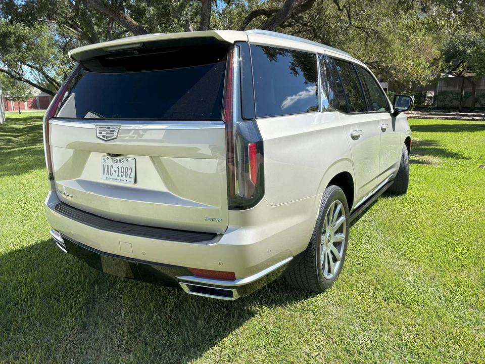 2021 Cadillac Escalade 5th Gen - Image 11 of 31
