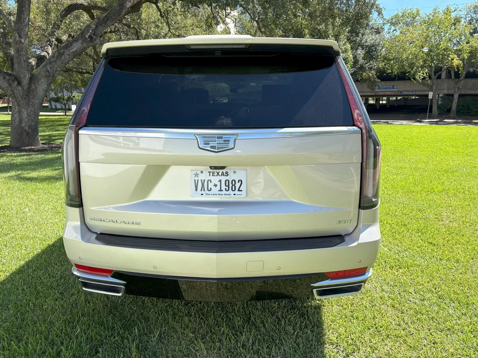 2021 Cadillac Escalade 5th Gen - Image 12 of 31