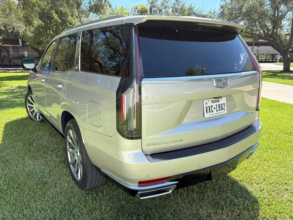 2021 Cadillac Escalade 5th Gen - Image 13 of 31