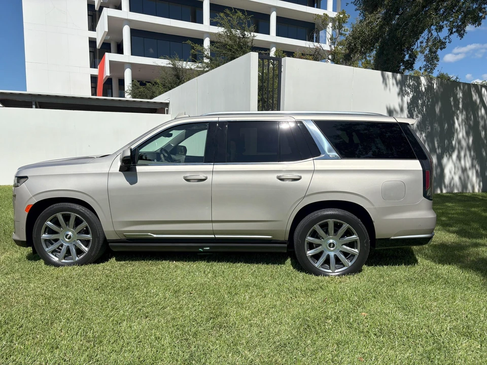 2021 Cadillac Escalade 5th Gen - Image 15 of 31