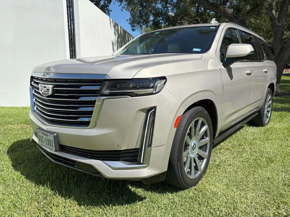 2021 Cadillac Escalade 5th Gen - Image 2 of 31