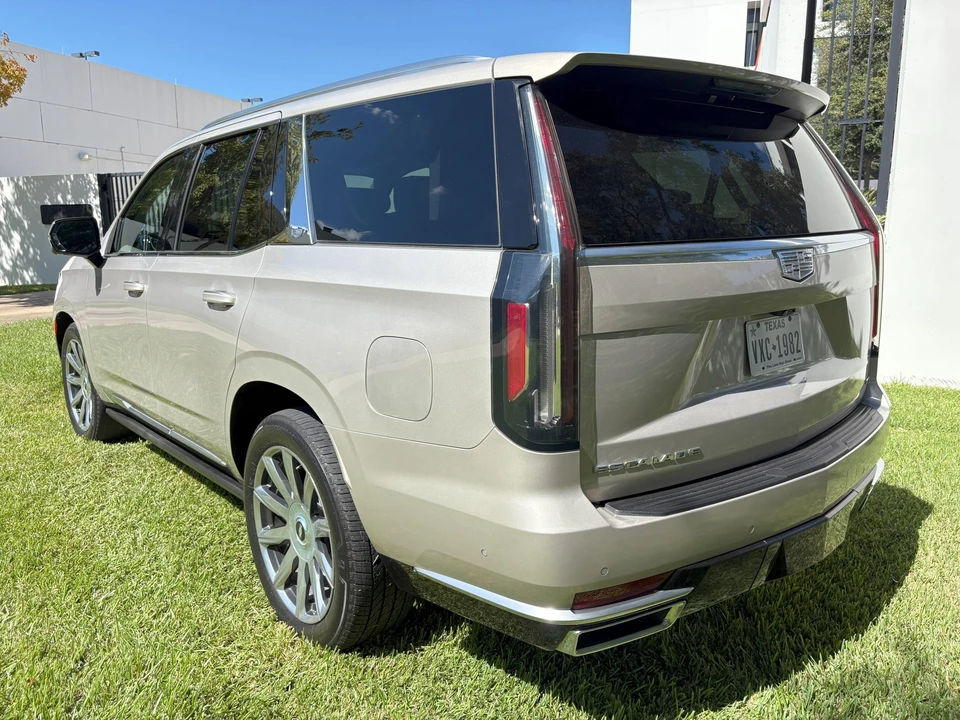 2021 Cadillac Escalade 5th Gen - Image 14 of 31