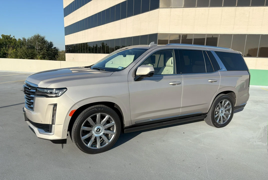 2021 Cadillac Escalade 5th Gen - Image 17 of 31