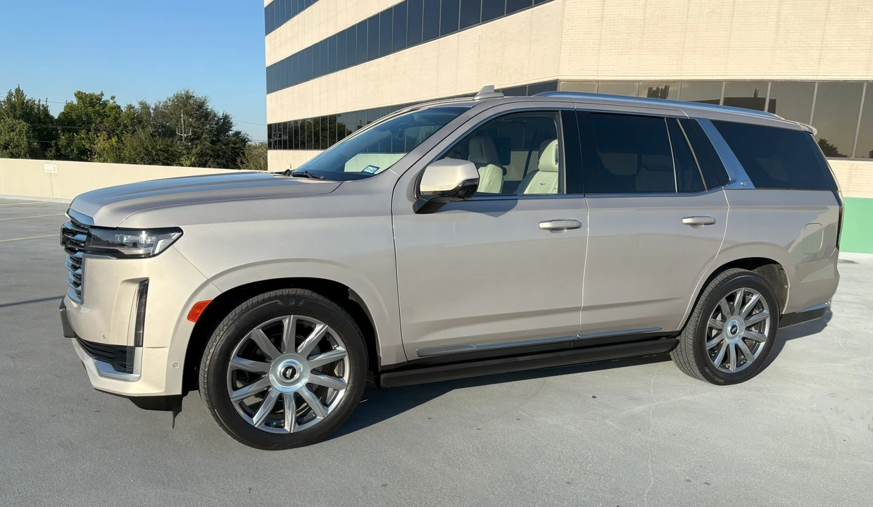 2021 Cadillac Escalade 5th Gen - Image 16 of 31