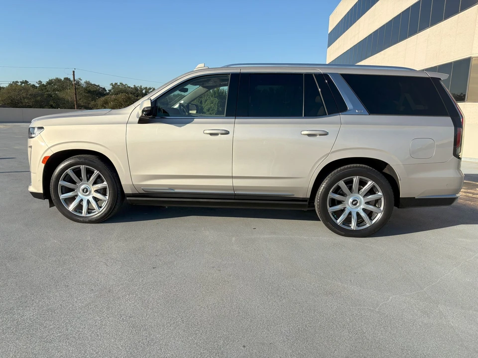 2021 Cadillac Escalade 5th Gen - Image 30 of 31
