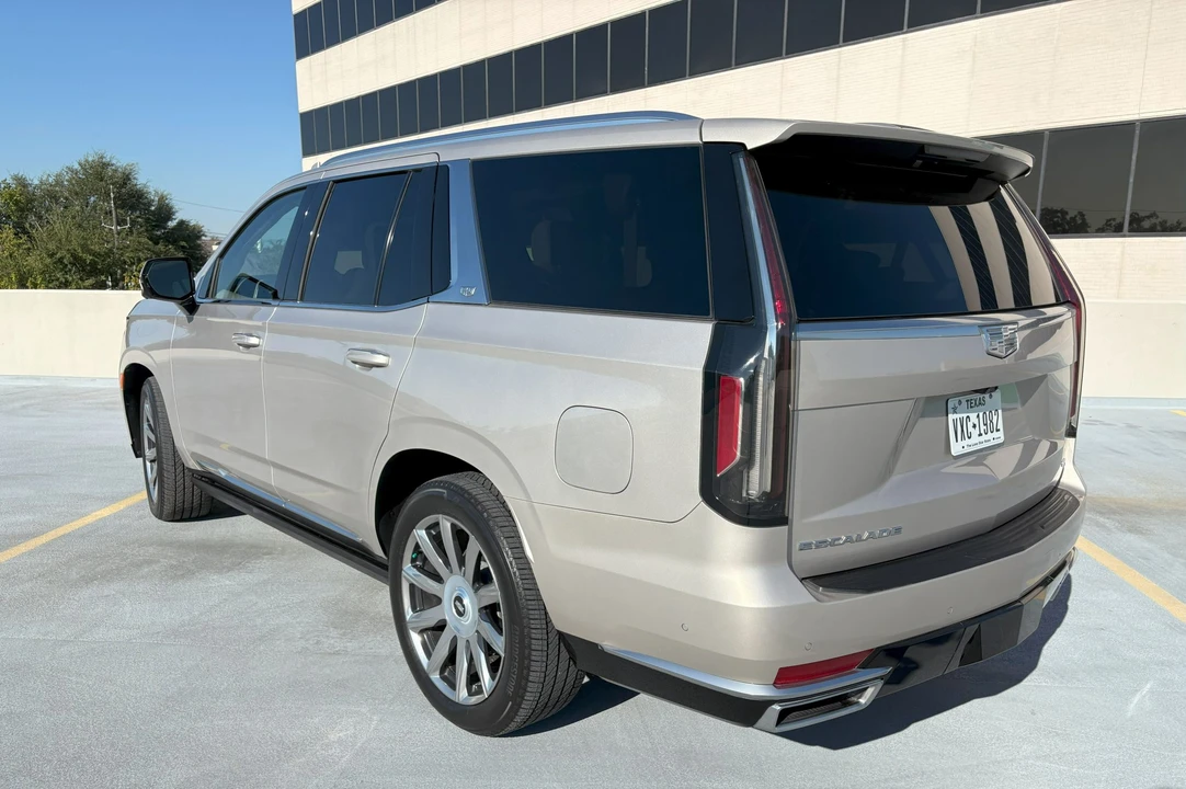 2021 Cadillac Escalade 5th Gen - Image 29 of 31