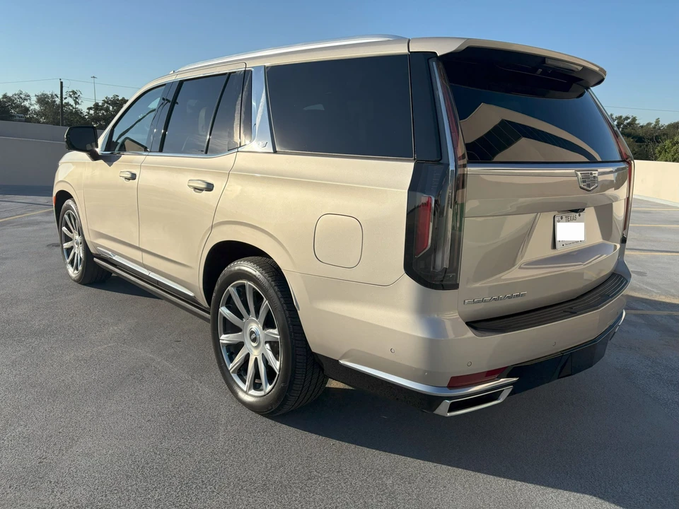 2021 Cadillac Escalade 5th Gen - Image 28 of 31