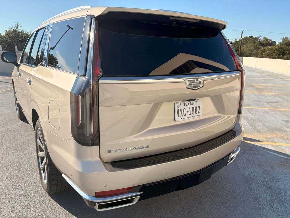 2021 Cadillac Escalade 5th Gen - Image 27 of 31