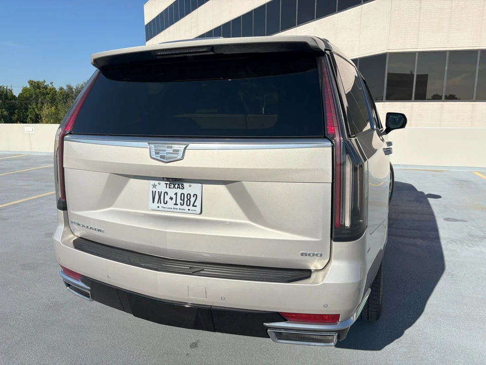 2021 Cadillac Escalade 5th Gen - Image 25 of 31