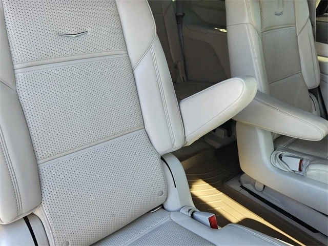 2021 Cadillac Escalade 5th Gen - Image 19 of 21