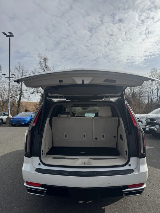 2021 Cadillac Escalade 5th Gen - Image 8 of 12