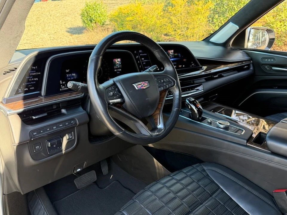 2021 Cadillac Escalade 5th Gen - Image 16 of 21
