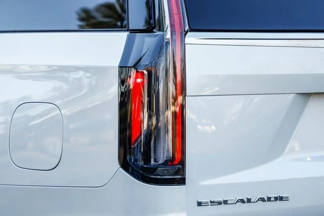 2021 Cadillac Escalade 5th Gen - Image 8 of 12