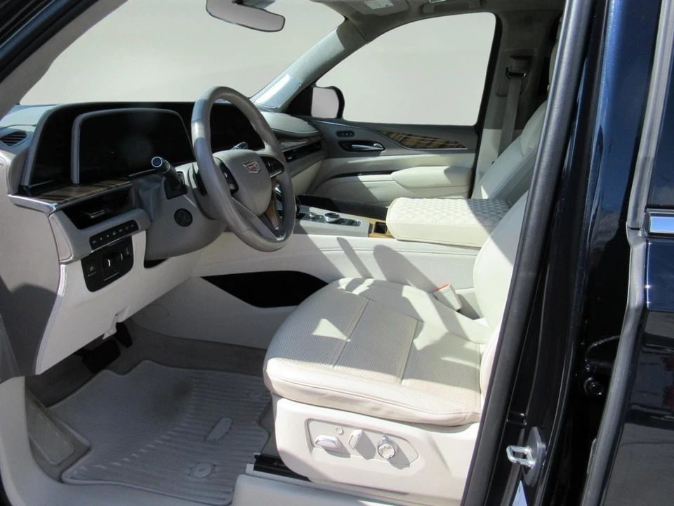 2021 Cadillac Escalade 5th Gen - Image 14 of 31