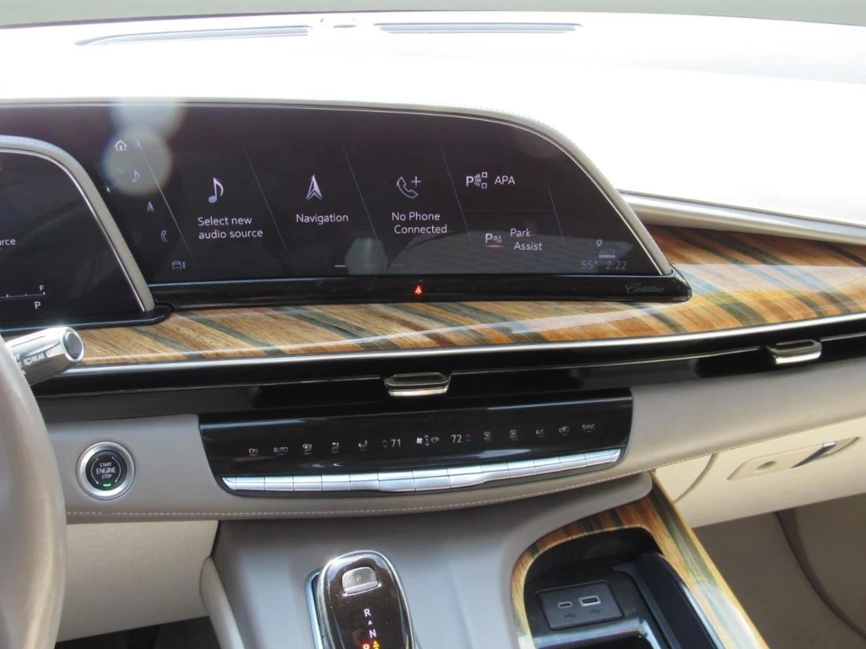 2021 Cadillac Escalade 5th Gen - Image 27 of 31