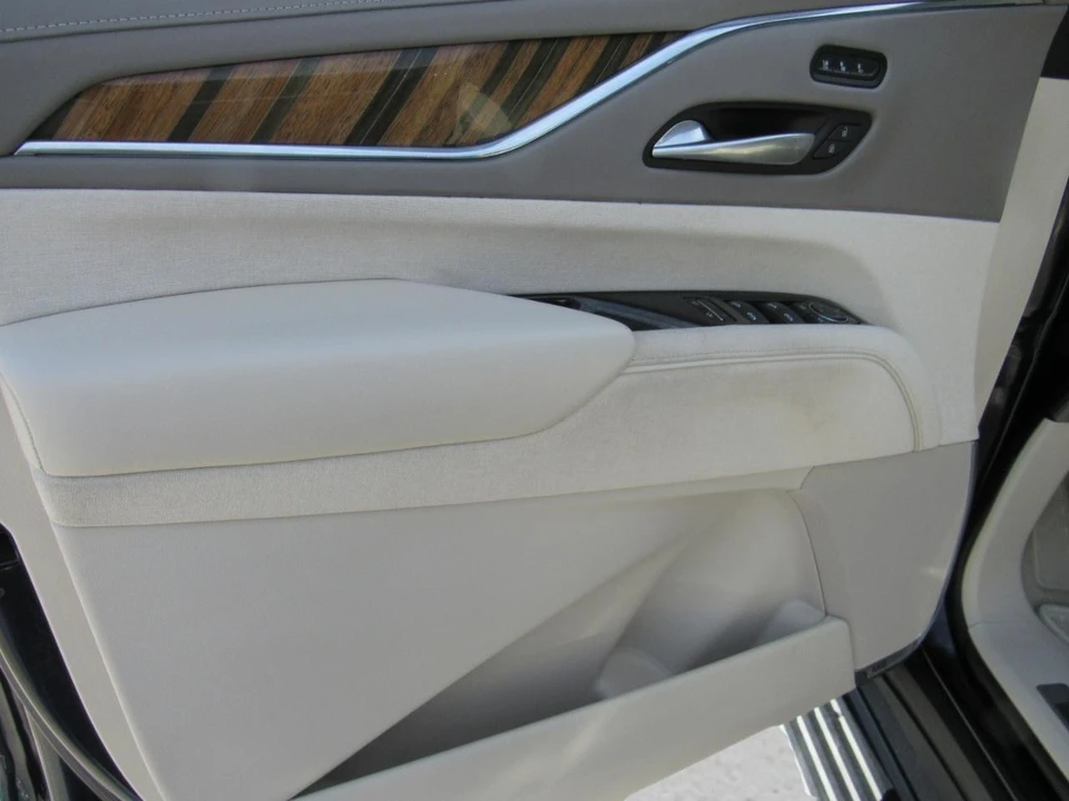2021 Cadillac Escalade 5th Gen - Image 16 of 31