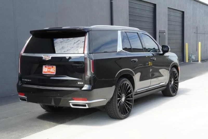 2021 Cadillac Escalade 5th Gen - Image 17 of 21