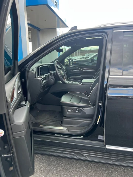 2021 Cadillac Escalade 5th Gen - Image 9 of 10