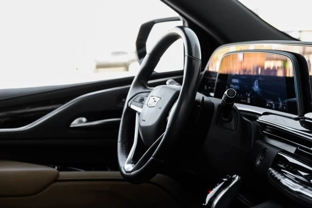 2021 Cadillac Escalade 5th Gen - Image 18 of 21