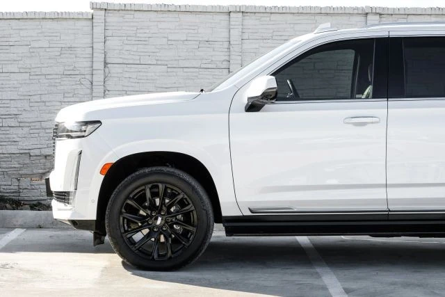 2021 Cadillac Escalade 5th Gen - Image 14 of 21