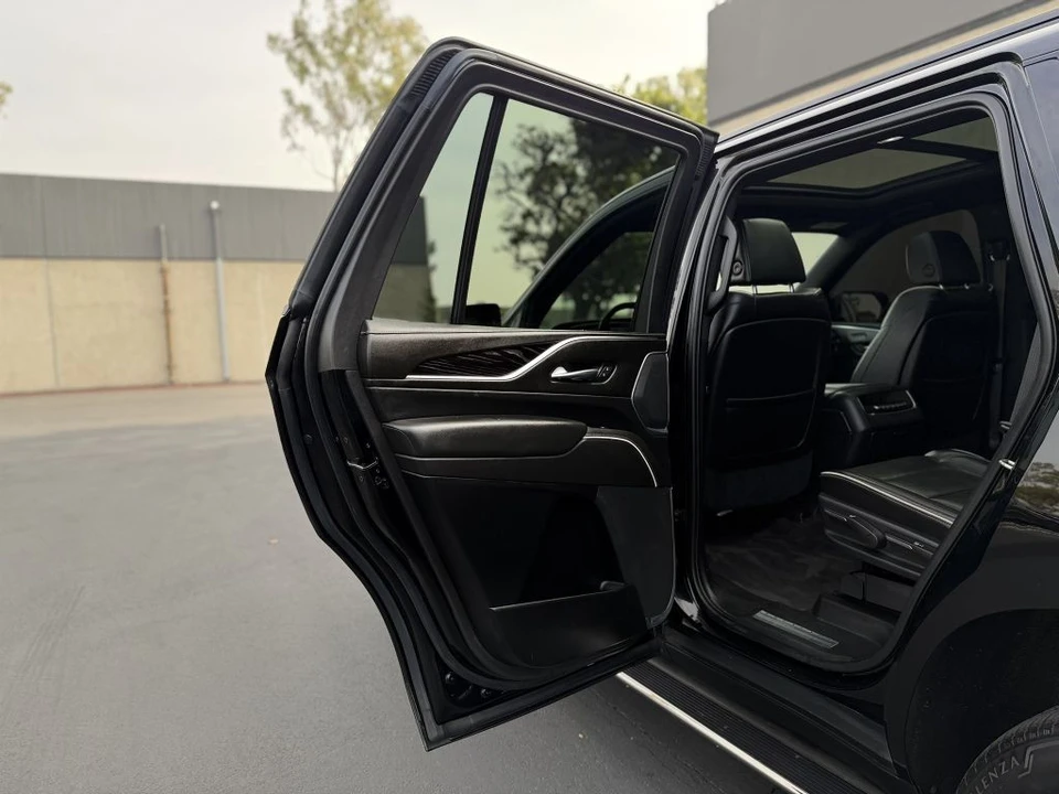 2021 Cadillac Escalade 5th Gen - Image 19 of 21