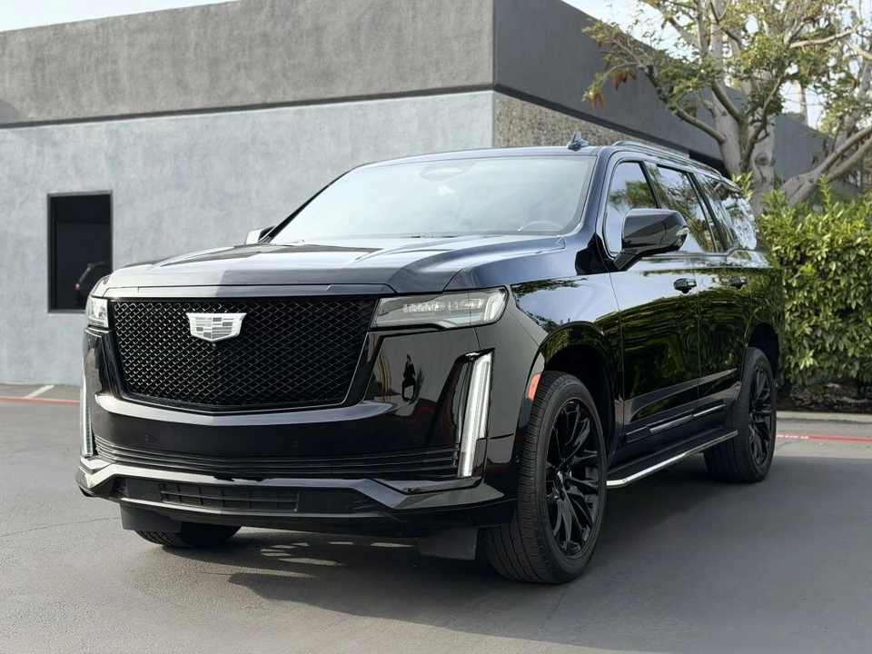 2021 Cadillac Escalade 5th Gen - Image 2 of 21