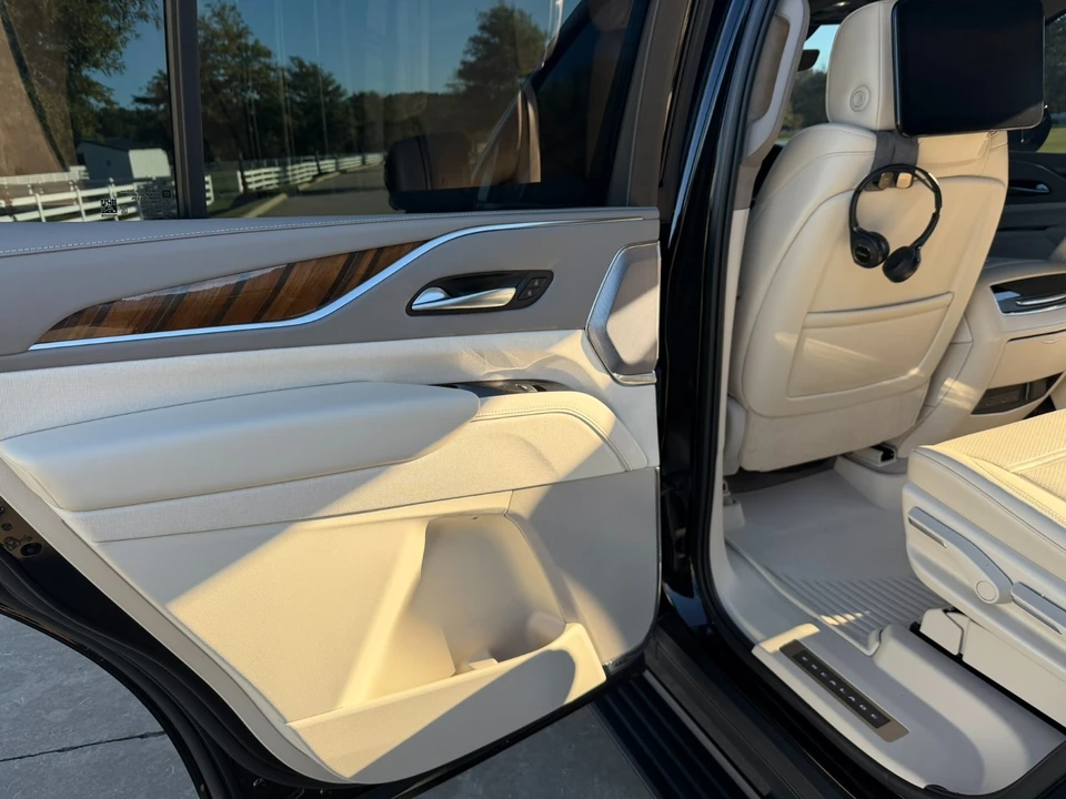 2021 Cadillac Escalade 5th Gen - Image 10 of 20