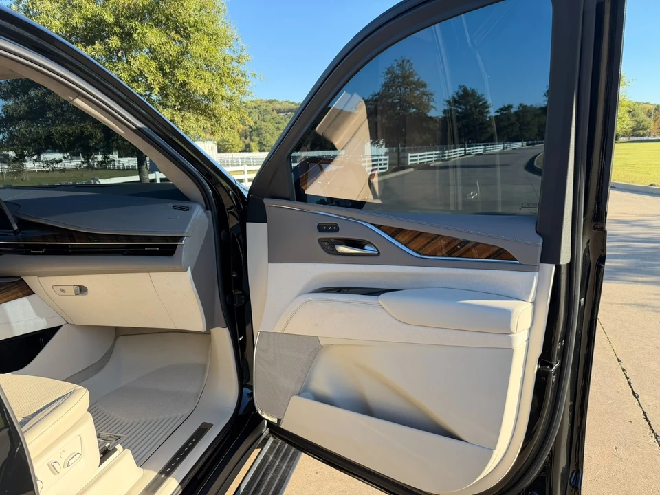 2021 Cadillac Escalade 5th Gen - Image 8 of 20