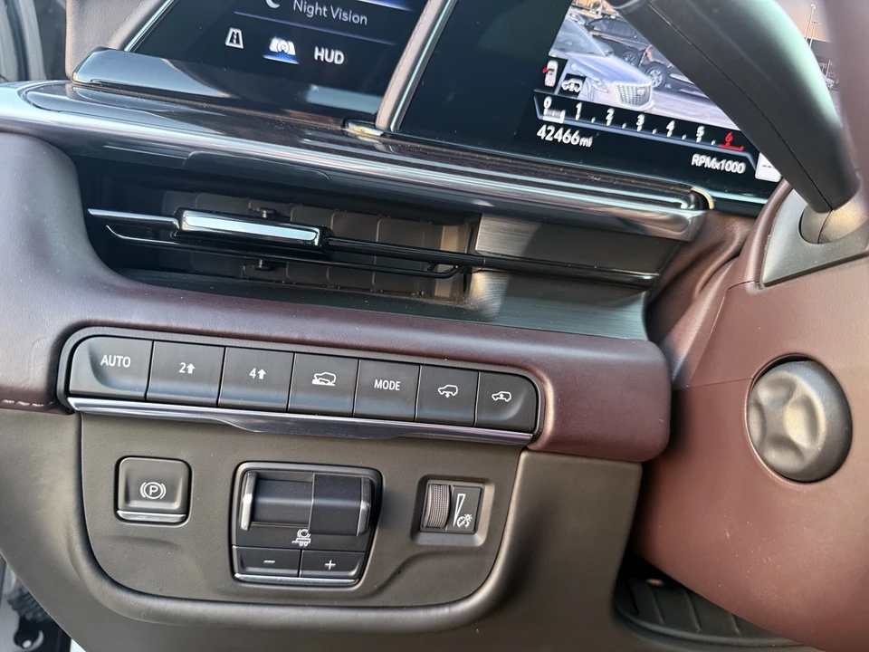 2021 Cadillac Escalade 5th Gen - Image 16 of 21