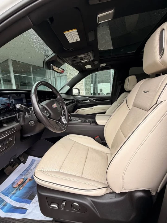 2021 Cadillac Escalade 5th Gen - Image 9 of 10