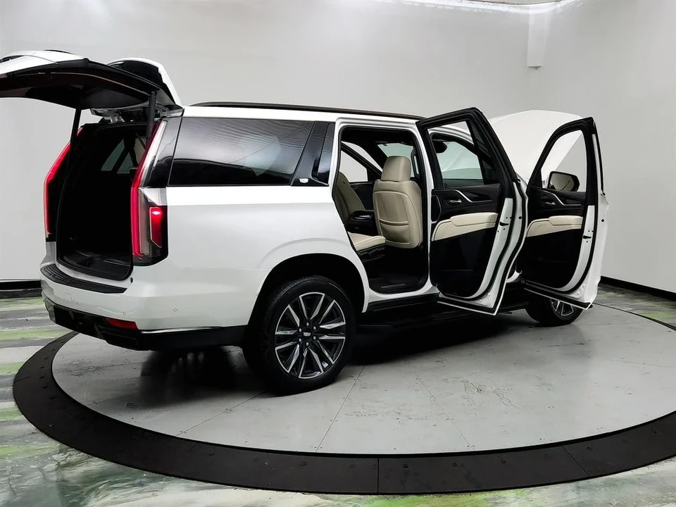 2021 Cadillac Escalade 5th Gen - Image 9 of 21