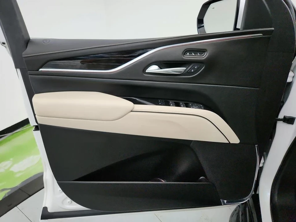 2021 Cadillac Escalade 5th Gen - Image 18 of 21
