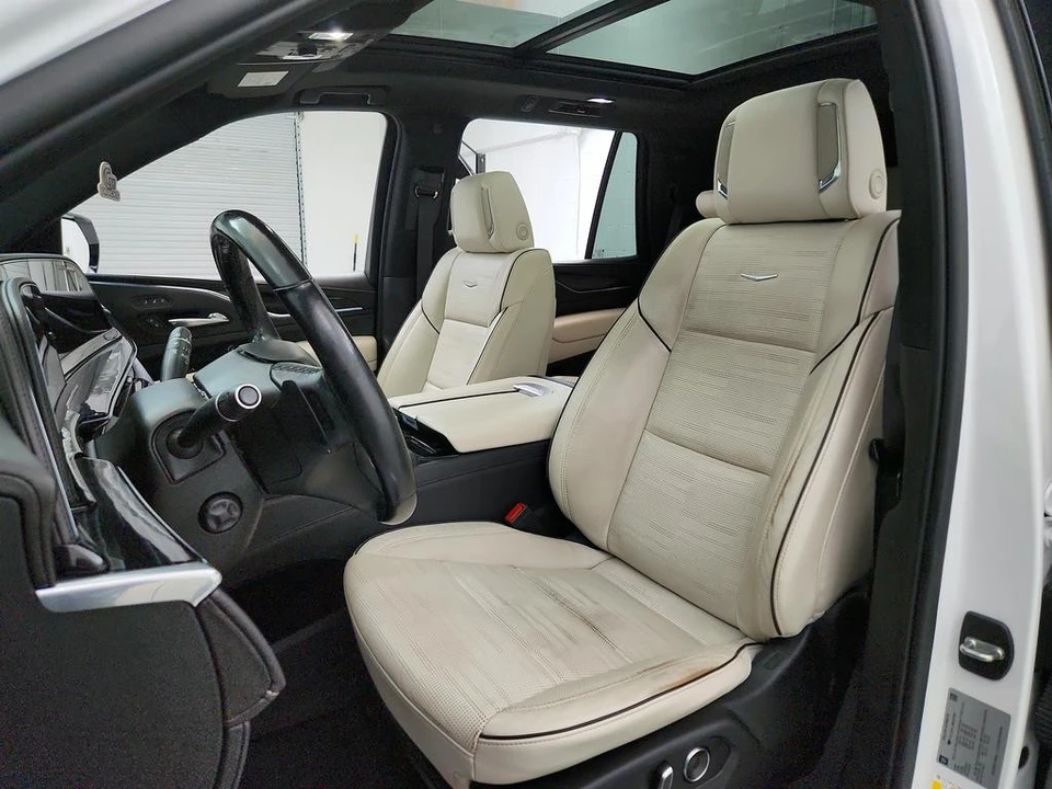 2021 Cadillac Escalade 5th Gen - Image 14 of 21