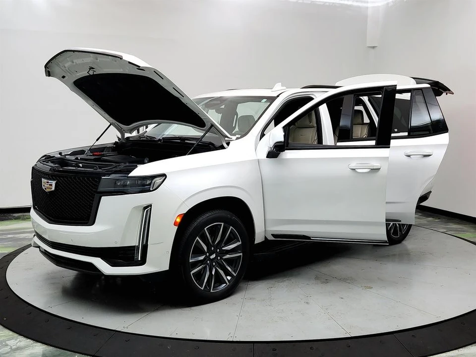 2021 Cadillac Escalade 5th Gen - Image 9 of 12