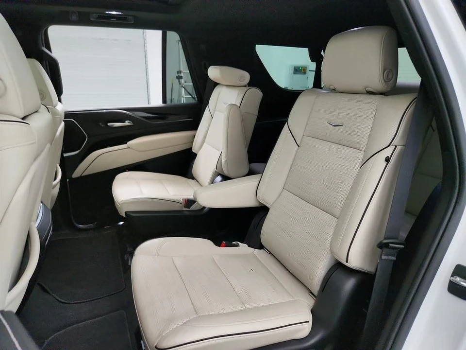2021 Cadillac Escalade 5th Gen - Image 19 of 21