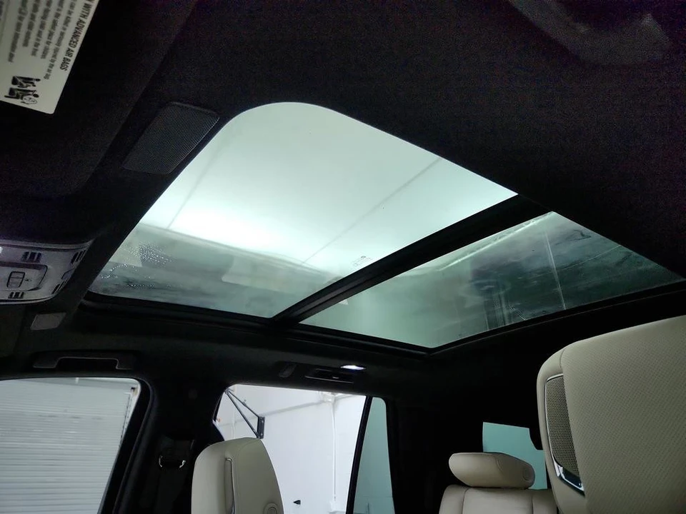 2021 Cadillac Escalade 5th Gen - Image 15 of 21