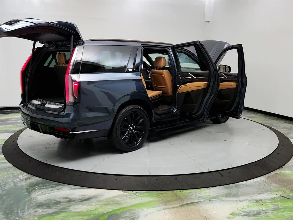 2021 Cadillac Escalade 5th Gen - Image 11 of 12
