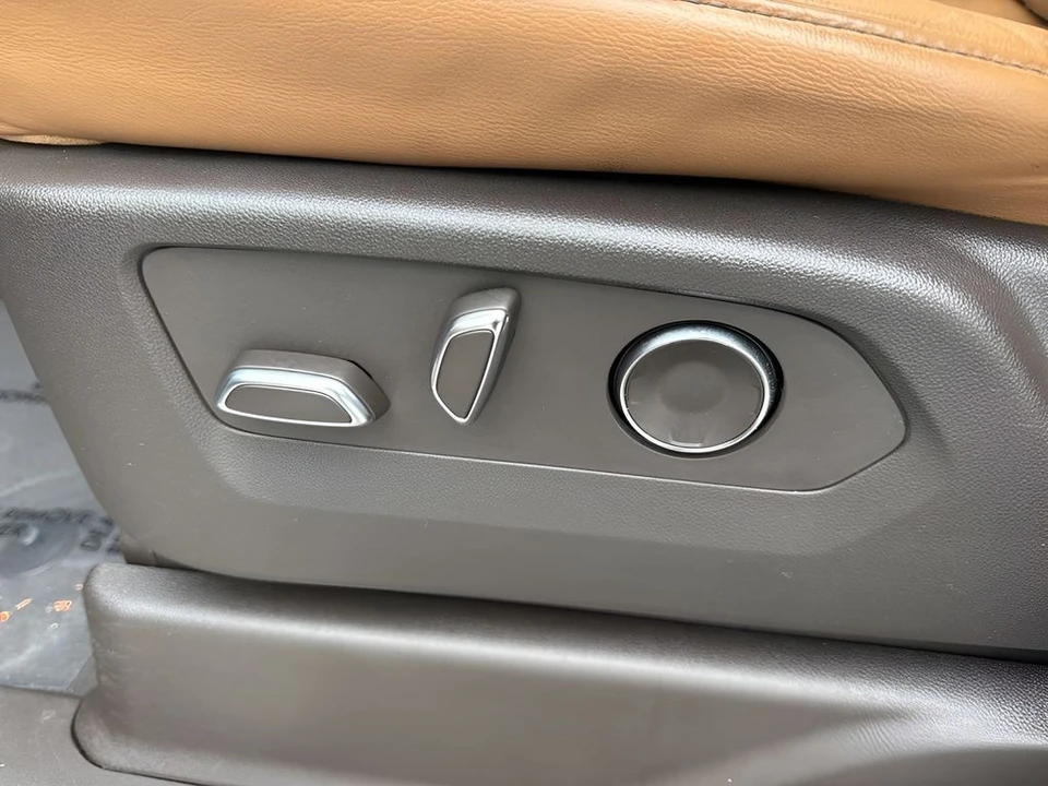 2021 Cadillac Escalade 5th Gen - Image 10 of 12